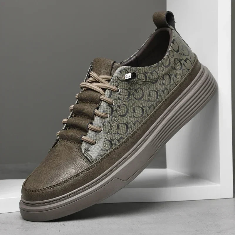 Classic Lace-Up Low Top Sneaker