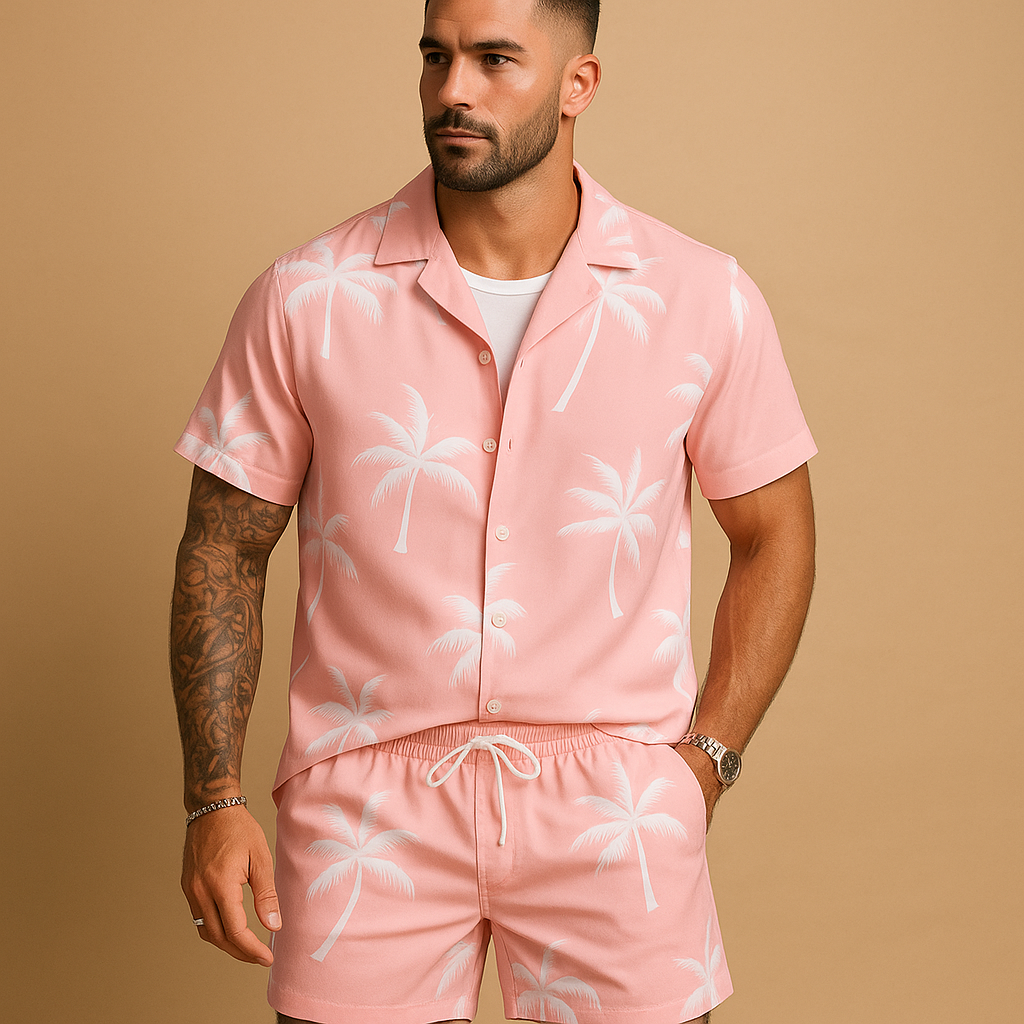 Men’s tropical summer set with palm and feather print, loose fit and breathable fabric. Perfect for beach days, holidays, or casual summer outfits.