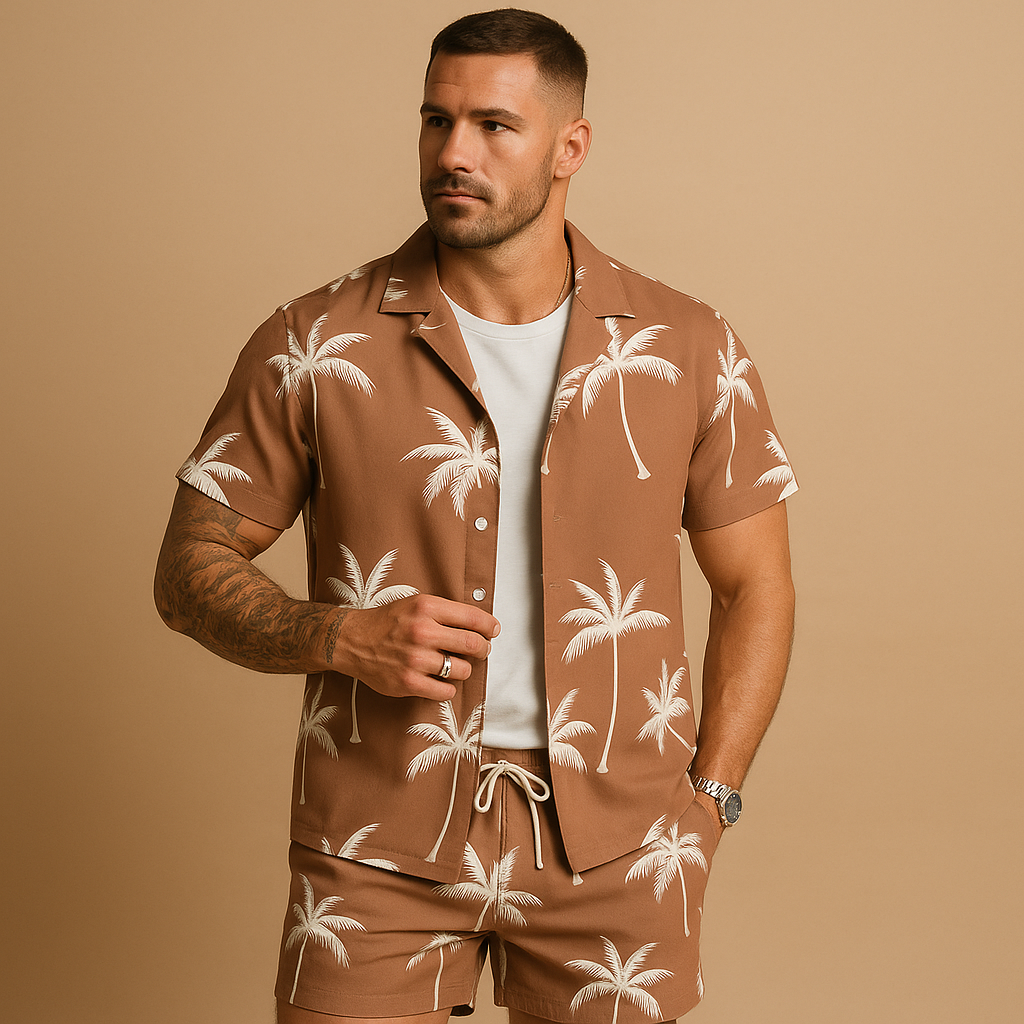 Men’s tropical summer set with palm and feather print, loose fit and breathable fabric. Perfect for beach days, holidays, or casual summer outfits.